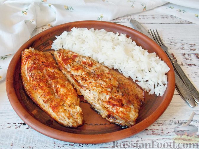 Фото к рецепту: Рыба, запечённая в духовке, с паприкой