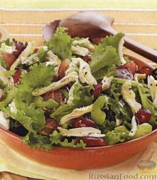 Фото к рецепту: Зеленый салат с куриным филе и виноградом