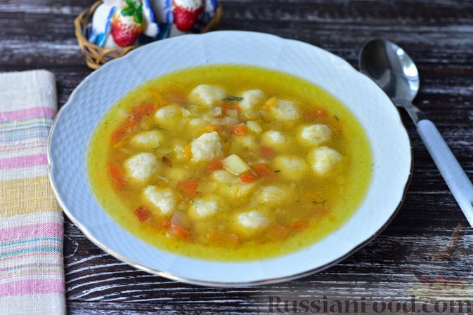 Фото к рецепту: Овощной суп с сырными шариками