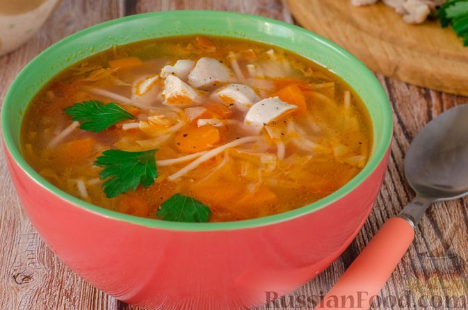 Фото к рецепту: Суп с капустой, макаронами и помидорами