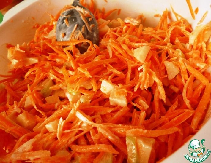 Рецепт: Салат из моркови простой и в то же время очень витаминный