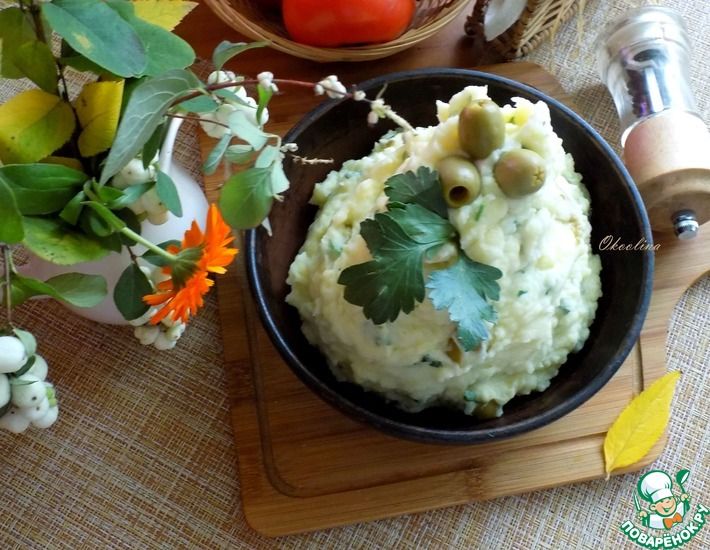 Рецепт: Картофельное пюре с оливками и петрушкой