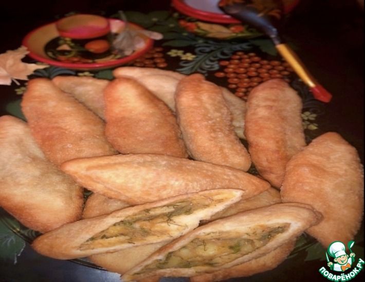 Рецепт: Жаренные пирожки с картошкой и луком во фритюре