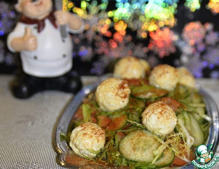 Рецепт: Овощной салат с сырными шариками