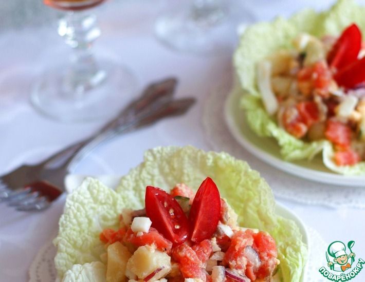 Рецепт: Салат с копчёной чавычёй