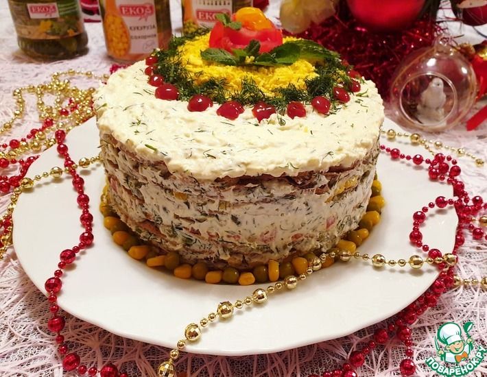 Рецепт: Печеночно-овощной торт Новогодний
