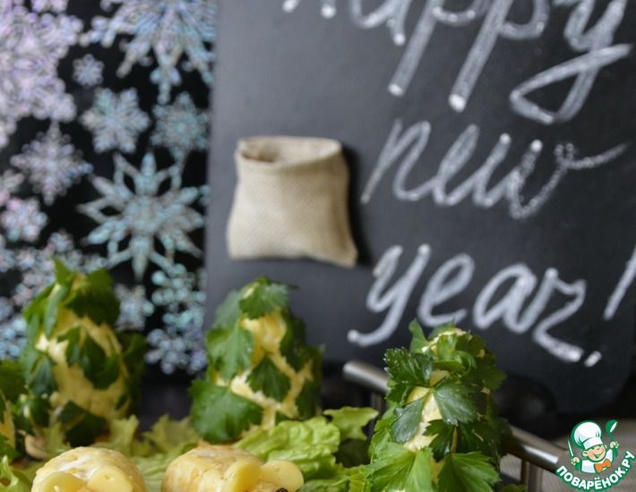 Рецепт: Закуска Новогодняя из салата с кальмарами