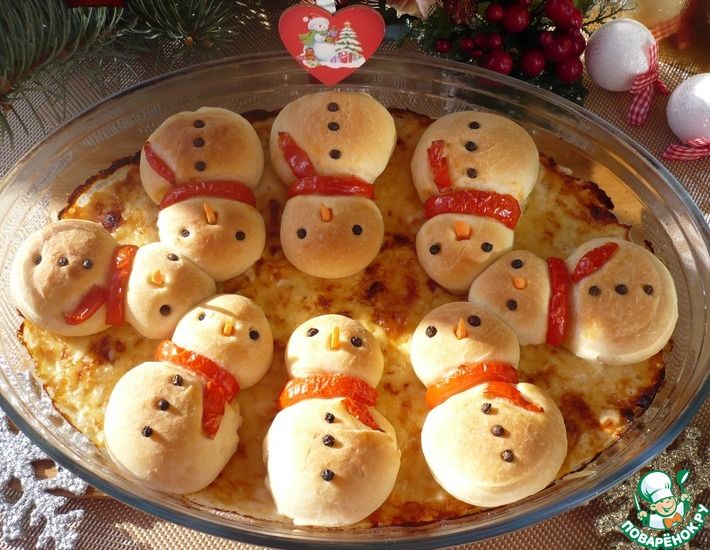 Рецепт: Хлебные снеговики с луковым соусом