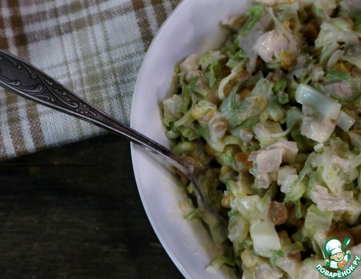 Рецепт: Салат с луком пореем и курицей