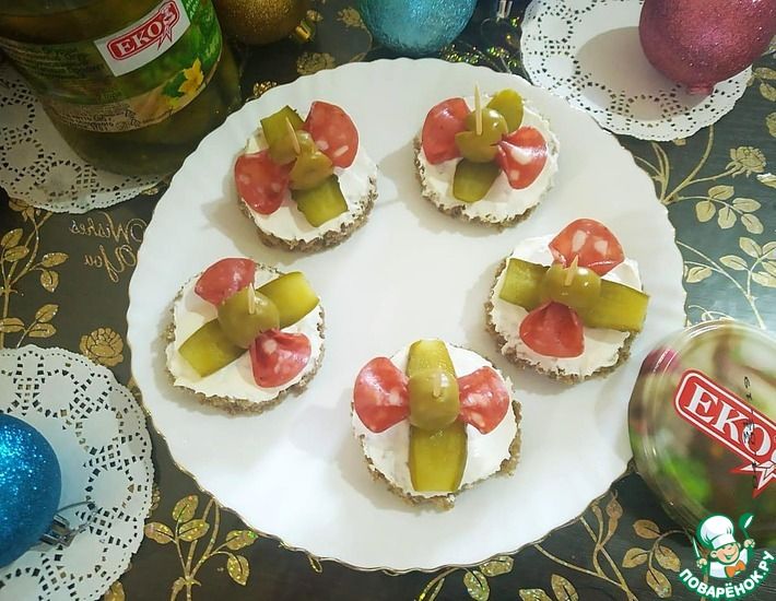 Рецепт: Закуска-бантики с ЕКО-огурцами