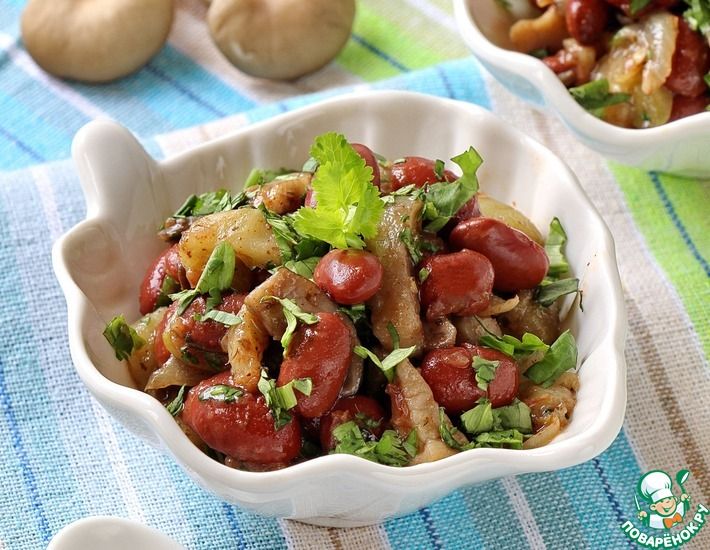 Рецепт: Салат из фасоли баклажанов и грибов