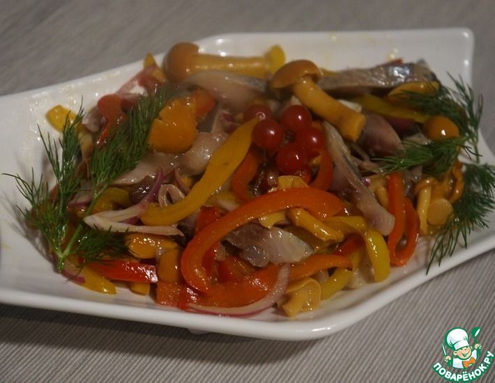 Рецепт: Салат закусочный Селедочка с грибами