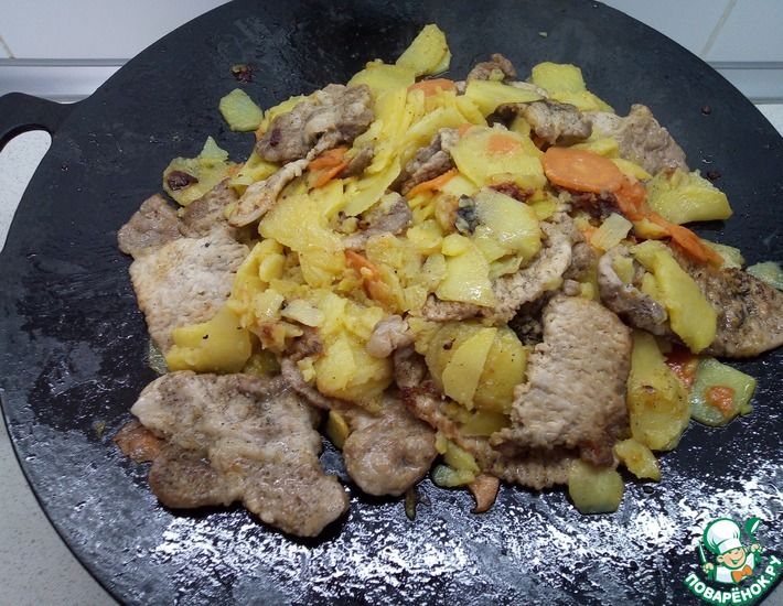 Рецепт: Отбивная на сковороде садж с картофелем и морковью