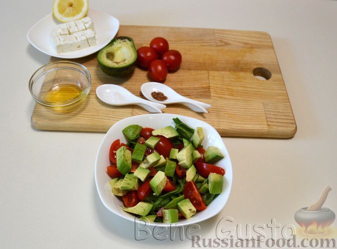 Фото приготовления рецепта: Рис с овощами, консервированной кукурузой и соком лимона - шаг №6