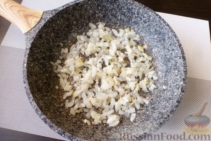 Фото приготовления рецепта: Творожный пасхальный кулич с белковой глазурью - шаг №5