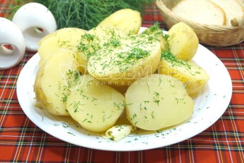 Молодой картофель с укропом