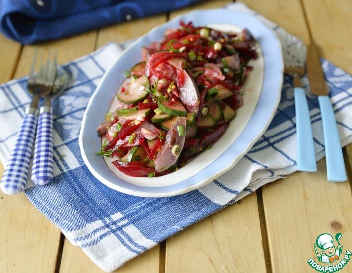 Рецепт: Салат из быстро-маринованных огурцов