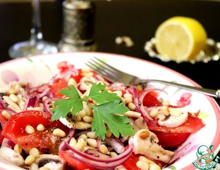 Рецепт: Салат со свежими шампиньонами и помидорами