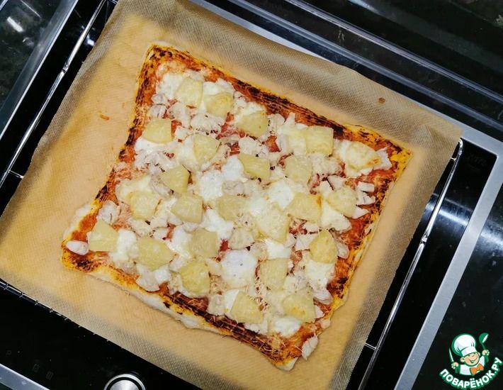 Рецепт: Пицца с курицей и ананасами