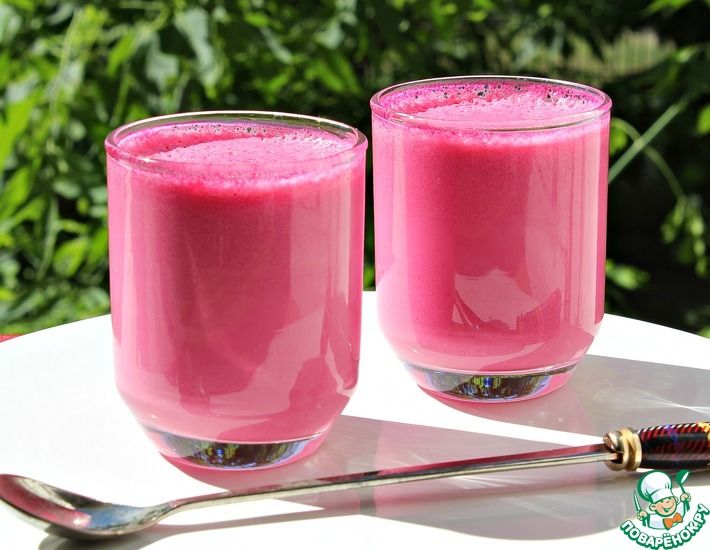 Рецепт: Йогурт В розовом