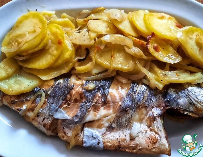 Рецепт: Рыба с острым картофелем из духовки