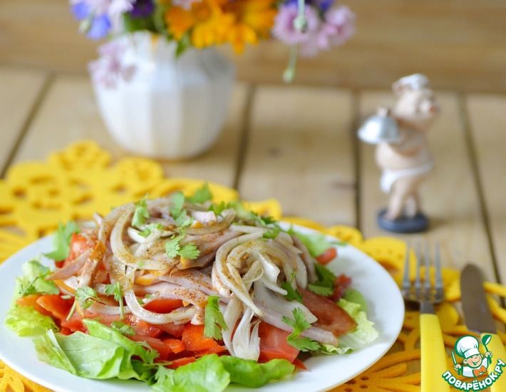 Рецепт: Салат из полукопчёной колбасы с овощами