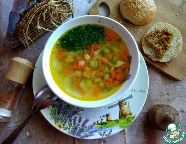 Рецепт: Куриный суп из молодых овощей