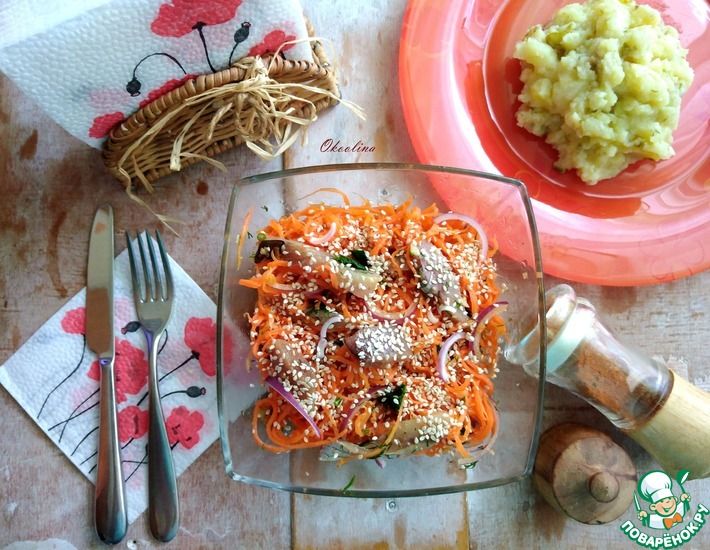 Рецепт: Салат с корейской морковью и сельдью