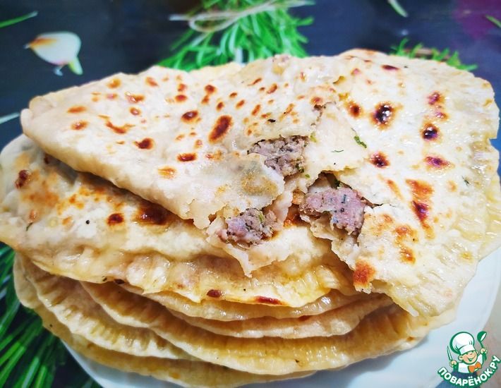 Рецепт: Вкуснейшие лепешки с мясом на Сковороде без дрожжей