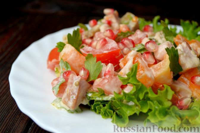Фото к рецепту: Салат из баклажанов и помидоров, с зернами граната
