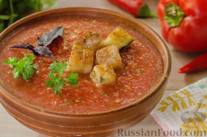 Фото к рецепту: Холодный томатный суп с обжаренными баклажанами