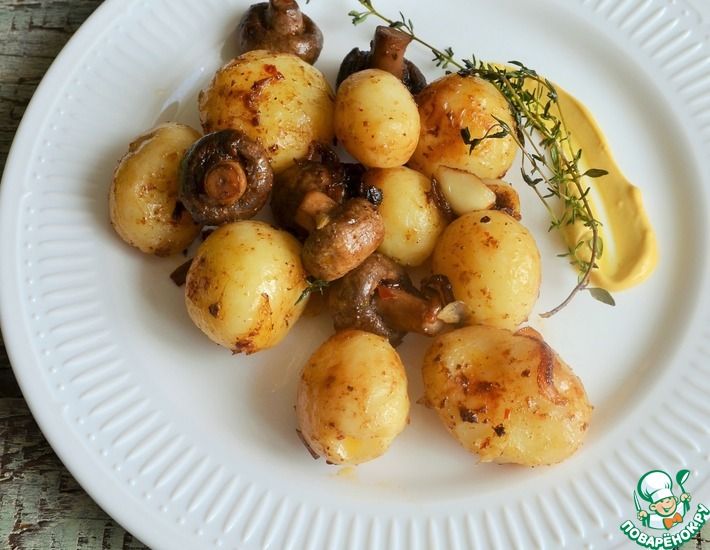 Рецепт: Картофель с шампиньонами, чесноком и тимьяном