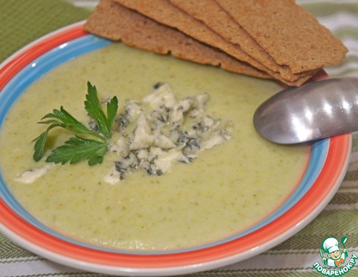 Рецепт: Суп-пюре из брокколи с голубым сыром