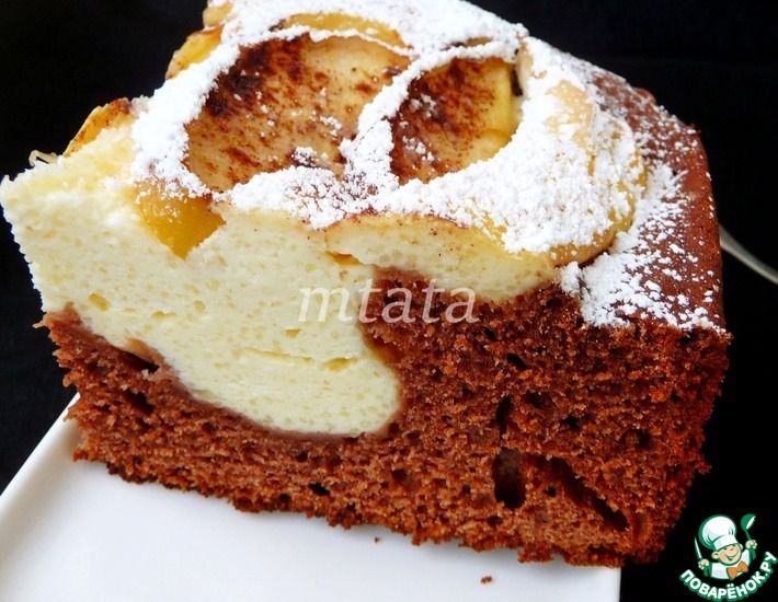 Рецепт: Шоколадный пирог с творогом и яблоками