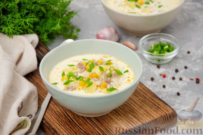 Фото к рецепту: Сливочный суп с мясным фаршем и консервированной кукурузой