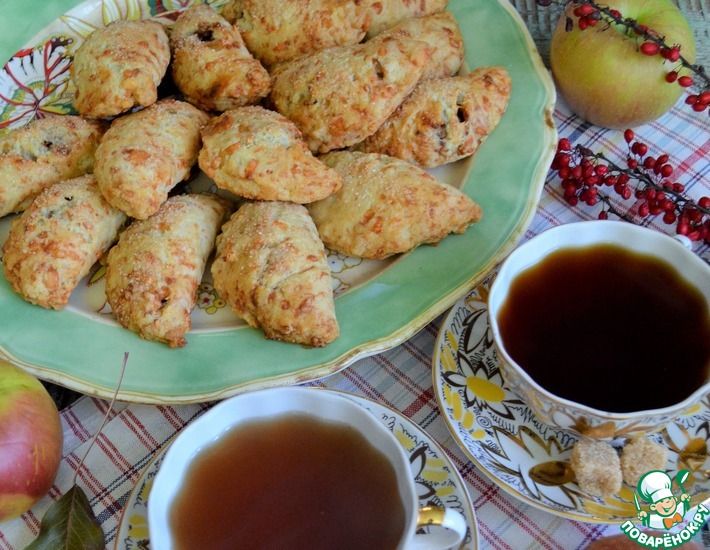 Рецепт: Сырные пирожки с яблоками