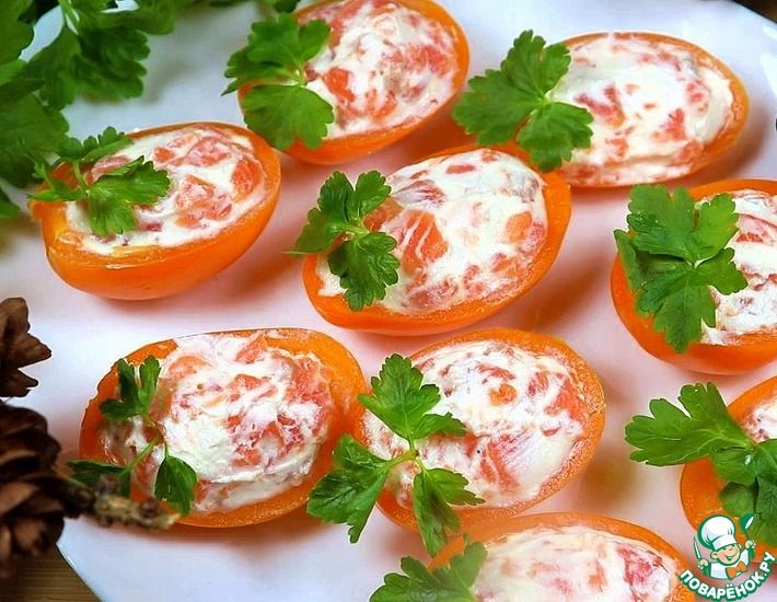 Рецепт: Фаршированные помидоры с семгой и сыром
