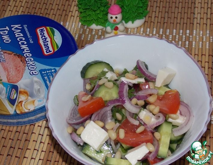 Рецепт: Салат овощной с сыром и орешками