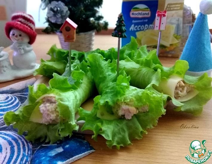 Рецепт: Сырные рулетики в салатных листьях
