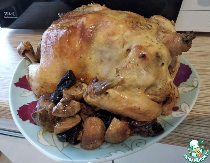 Рецепт: Курица со сметаной и черносливом