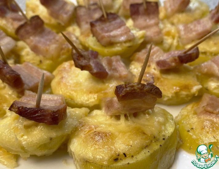 Рецепт: Картофельные лодочки с парусами из грудинки