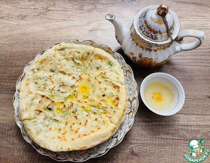 Рецепт: Чеченские лепешки Чепалгаш с творогом и зелёным луком
