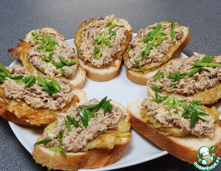 Рецепт: Бутерброд С Сайрой на Картофельном Дранике