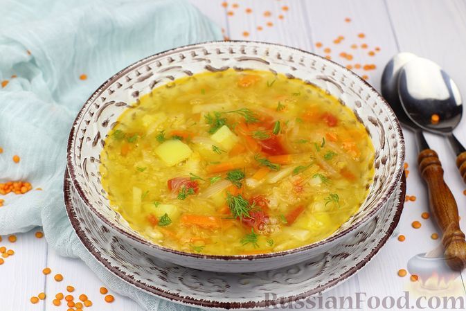 Фото к рецепту: Чечевичный суп с квашеной капустой и помидорами