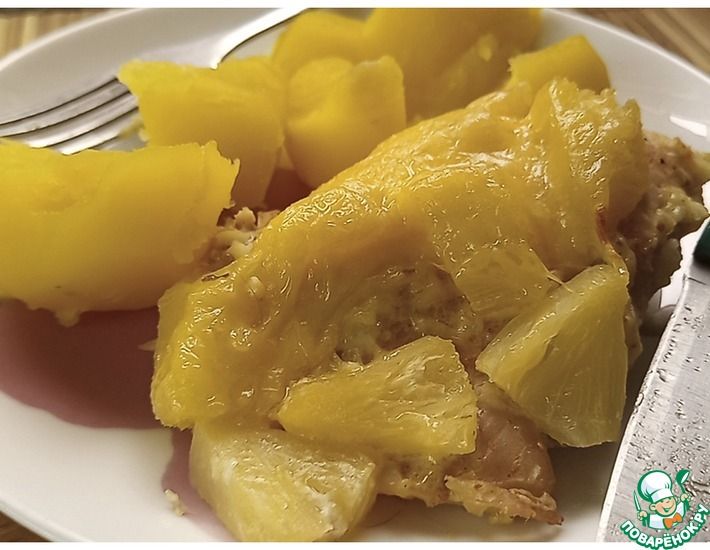 Рецепт: Куриное филе с ананасами и сыром