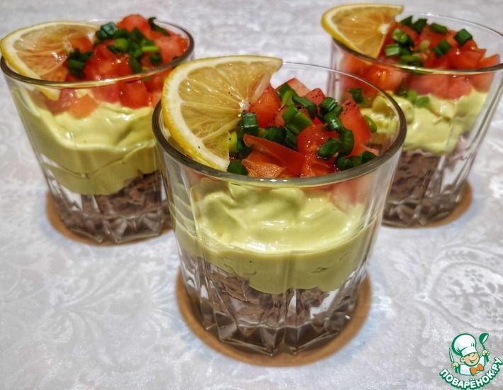 Рецепт: Салат-коктейль с тунцом