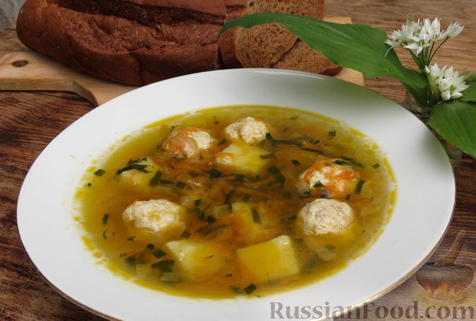 Фото к рецепту: Суп с фрикадельками и черемшой