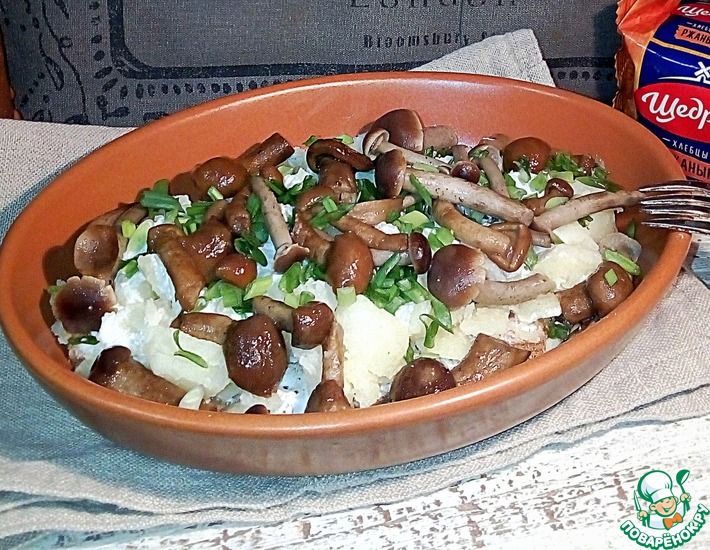 Рецепт: Картофель мятый со сметаной и грибами