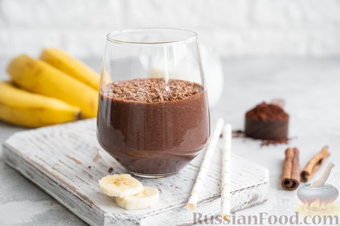 Фото к рецепту: Банановый смузи с какао