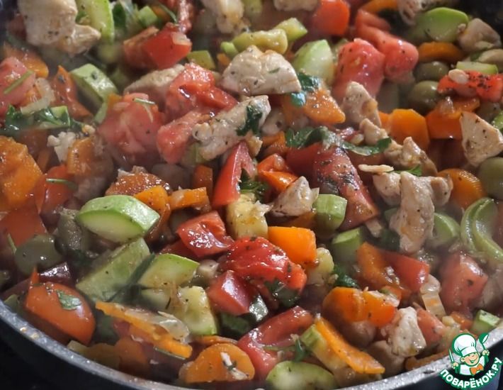 Рецепт: Овощное рагу с курицей и оливками